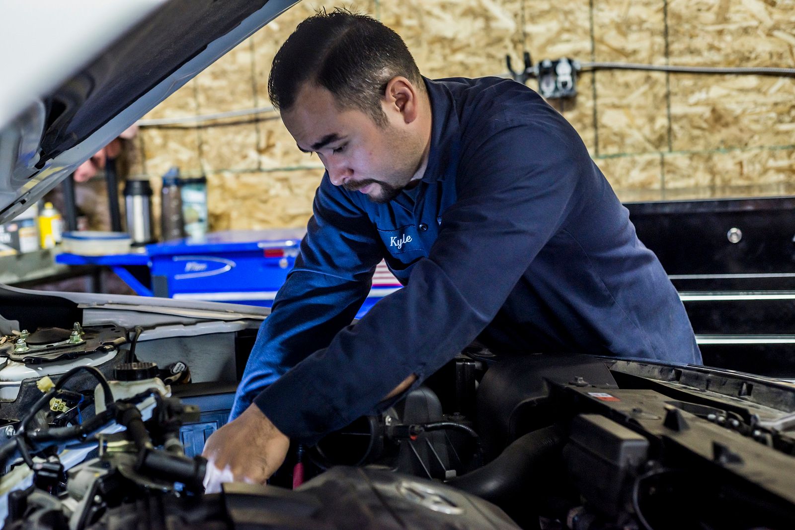 Automotive service technicians & mechanics | Data USA